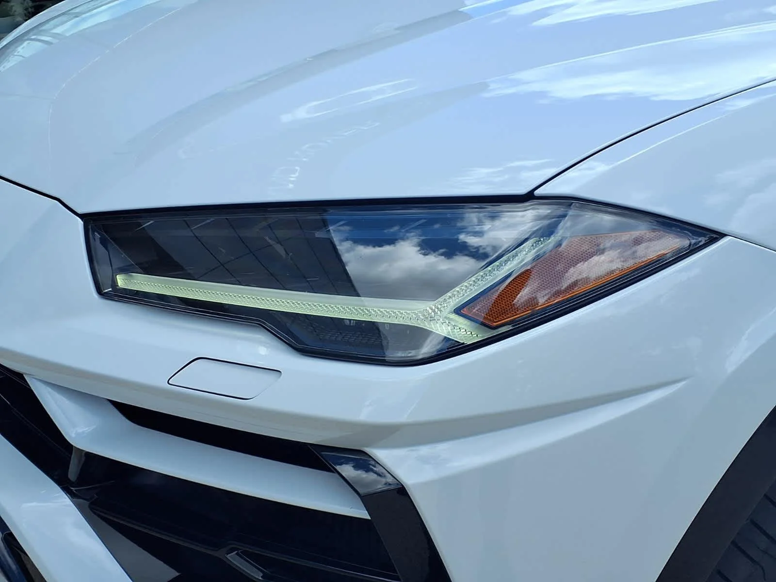 Used 2022 Bianco Monocerus Matt Lamborghini  image 9