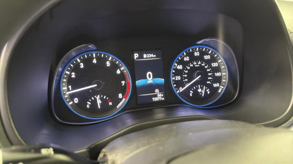 Used 2022 Silver Hyundai SE image 20
