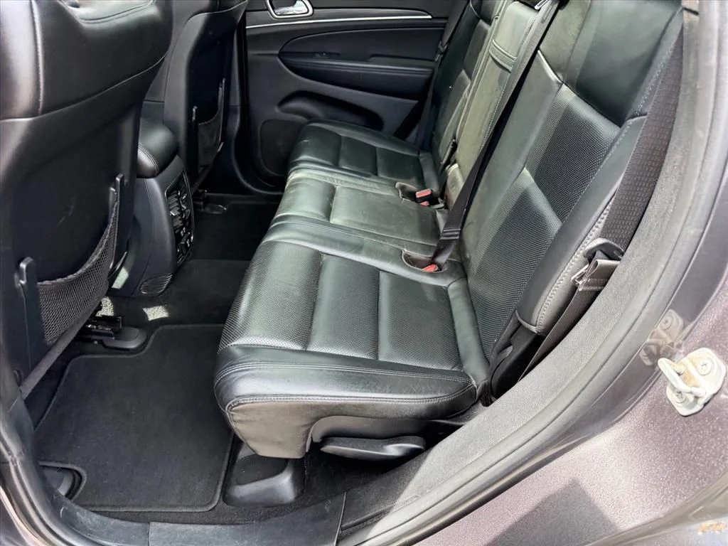 Used 2020 Gray Jeep Limited image 10