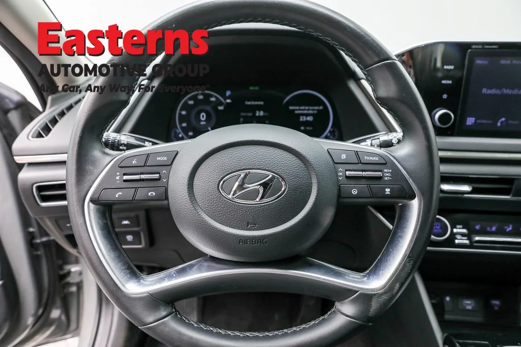 Used 2022 Gray Hyundai SEL image 10