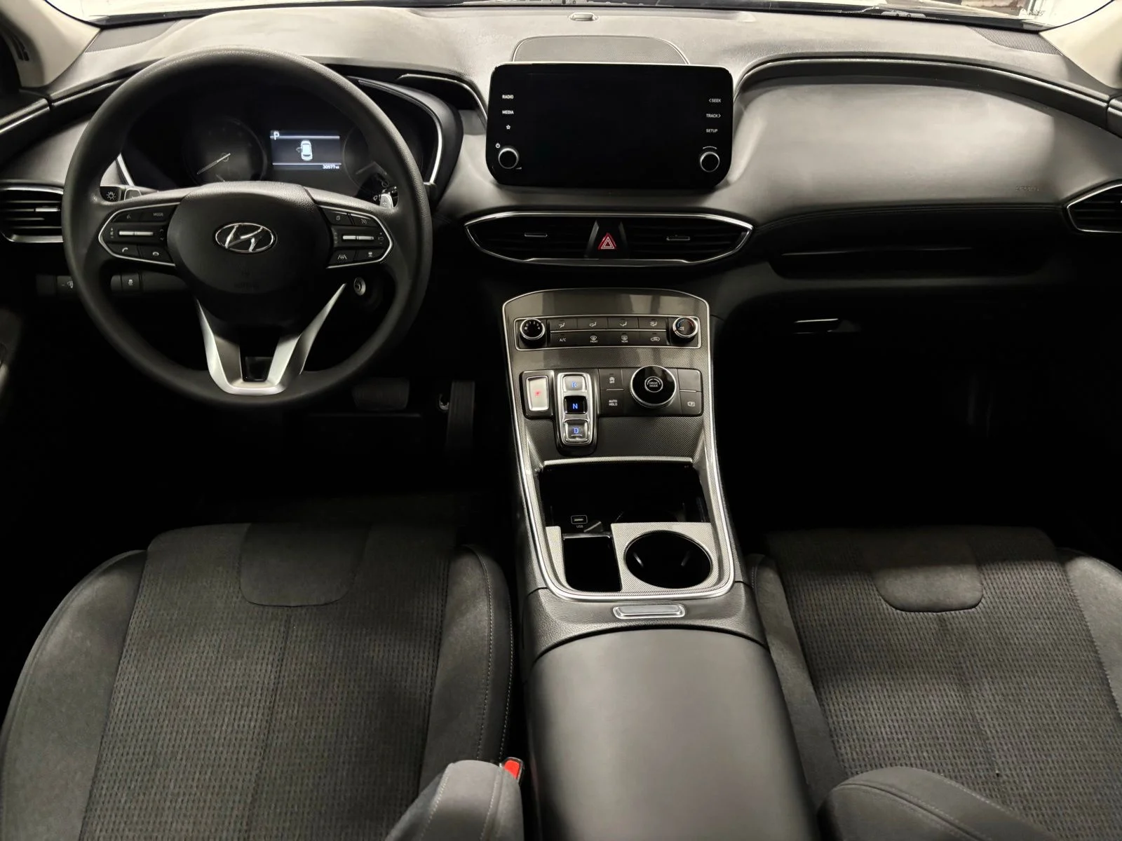 Used 2023 Black Hyundai SE image 11