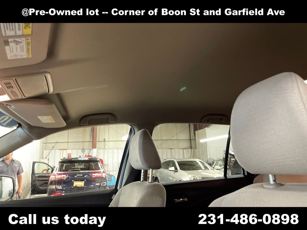 Used 2016  Honda EX image 12