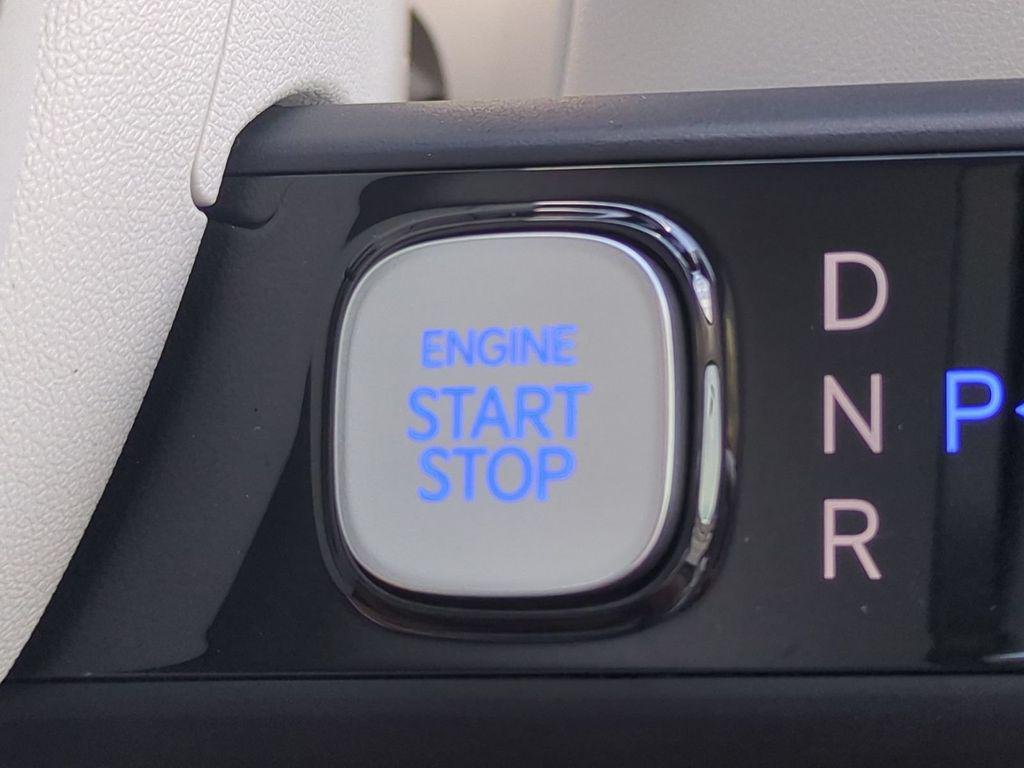 New 2027 Silver Hyundai Blue SEL Premium 7P image 40