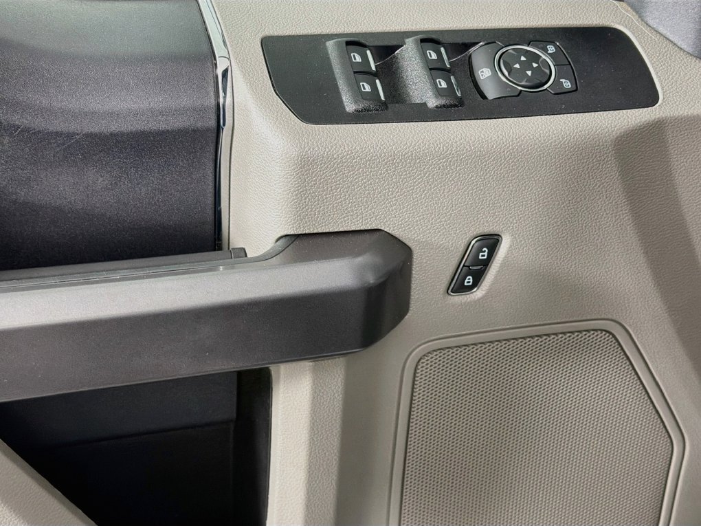 Used 2022 Silver Ford XLT image 23