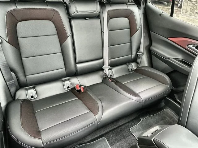 2025 Chevrolet Equinox EV RS - Photo 27