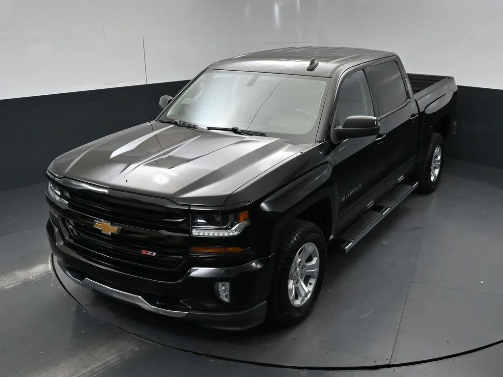 Used 2018 Black Chevrolet LT image 36