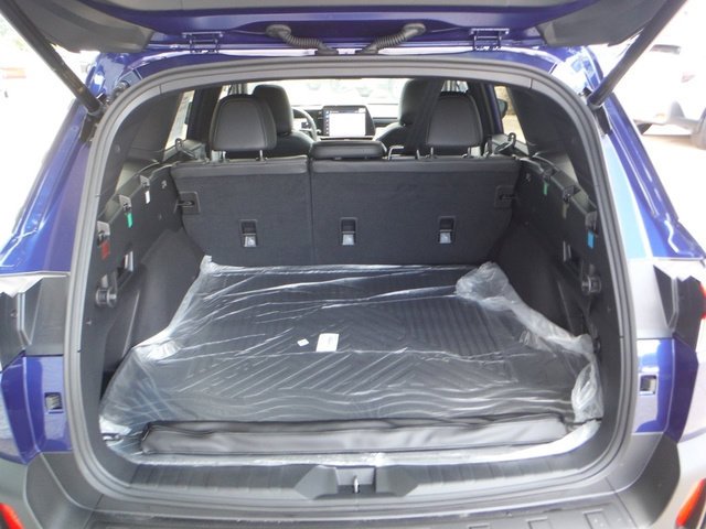 New 2026 CRYSTAL WHITE PEARL Subaru Premium image 37