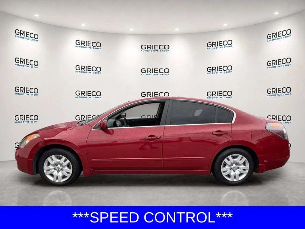 Used 2009 Red Nissan 2.5 S image 4
