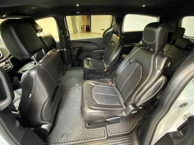 2026 Chrysler Pacifica Select - Photo 24