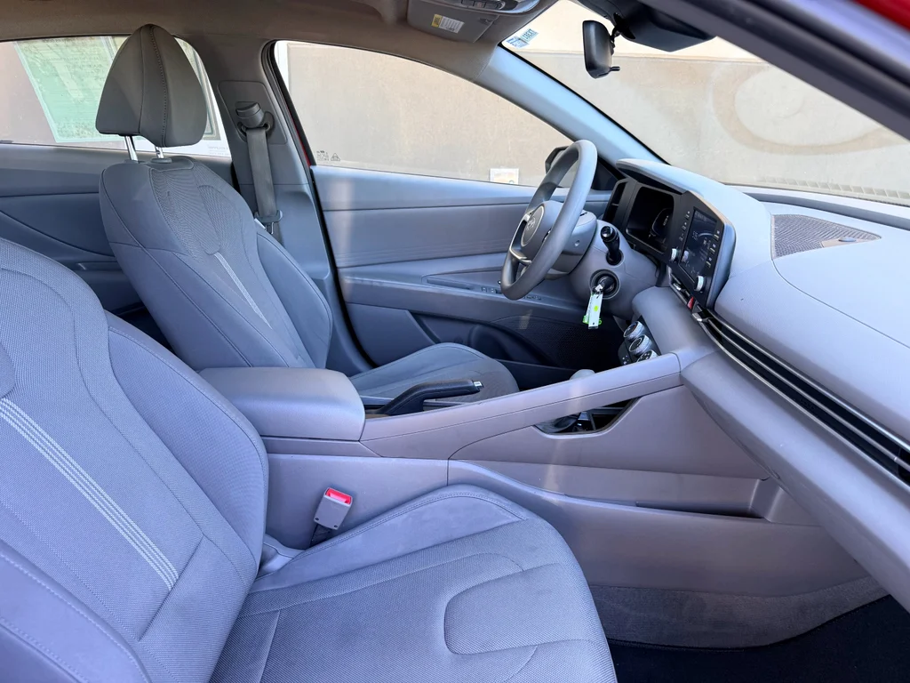 Used 2024 Ultimate Red Hyundai SE image 13
