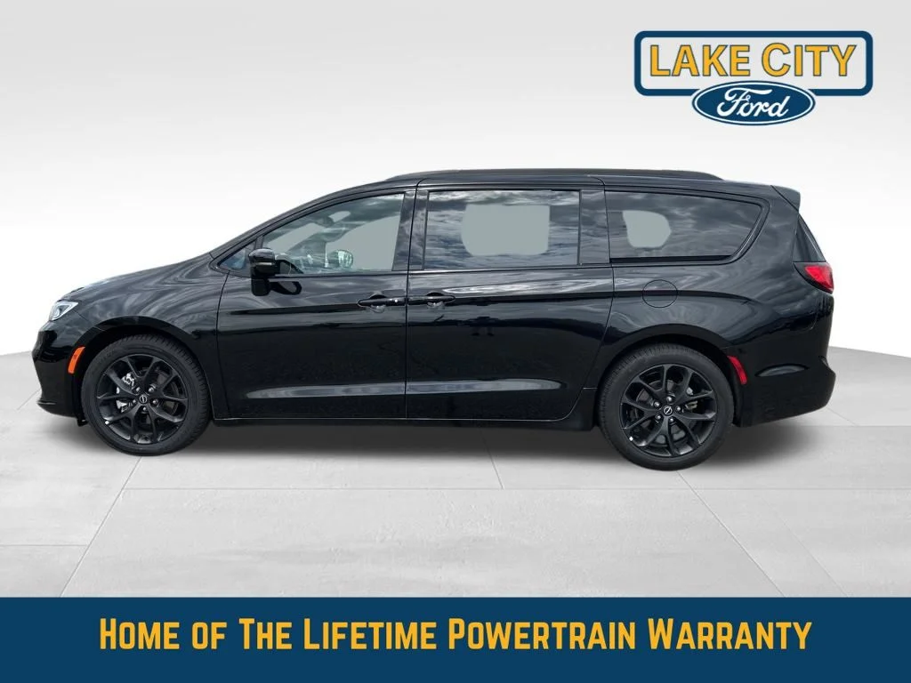 Used 2025 Chrysler Pacifica Limited with VIN 2C4RC1GGXSR585346 for sale in Lake City, Minnesota
