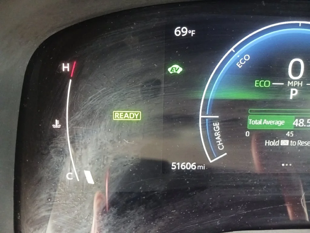 Used 2025 Silver Toyota LE image 19