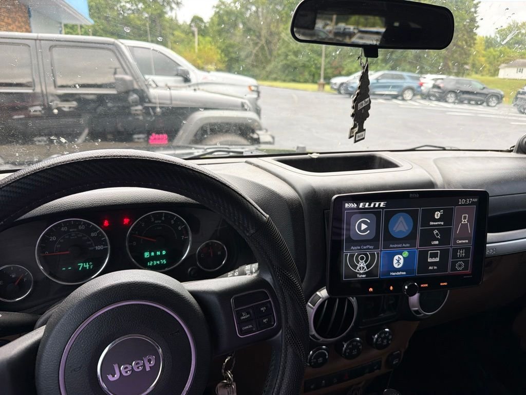 Used 2011 Black Jeep Unlimited Rubicon image 2