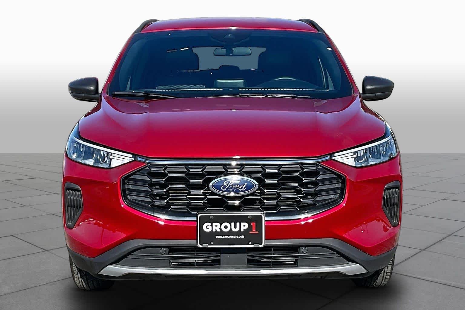 Used 2025 Rapid Red Metallic Tinted Clearcoat Ford ST-Line image 4