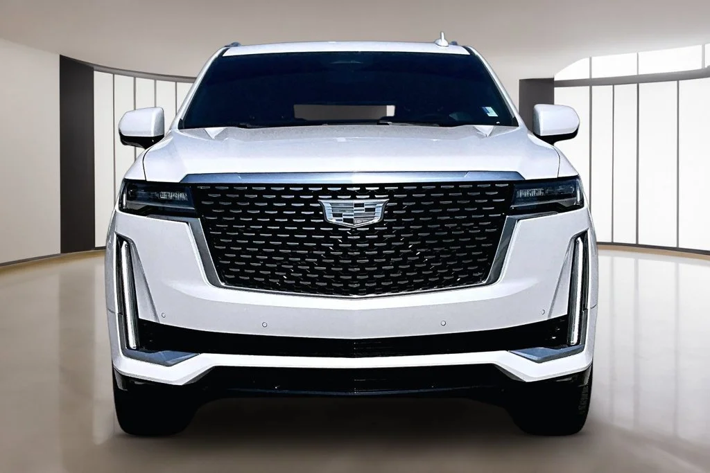 Used 2021 White Cadillac Luxury image 3