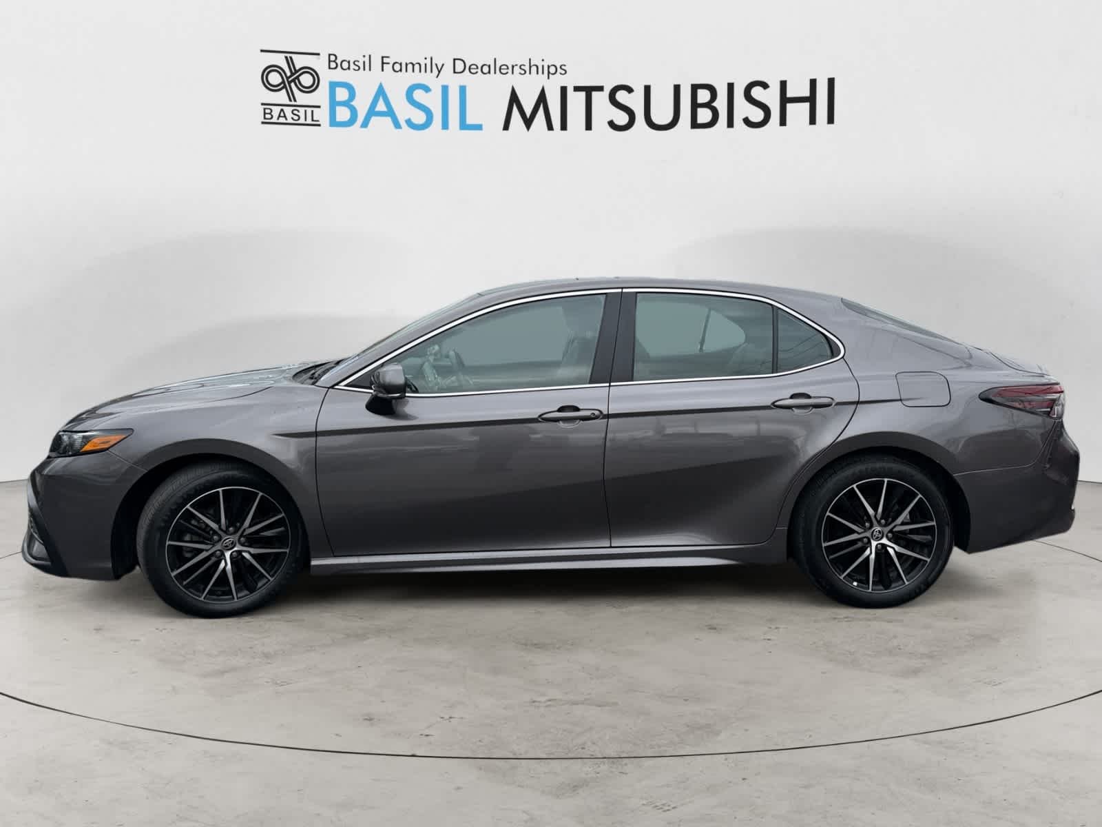 Used 2023 Predawn Gray Mica Toyota SE image 2
