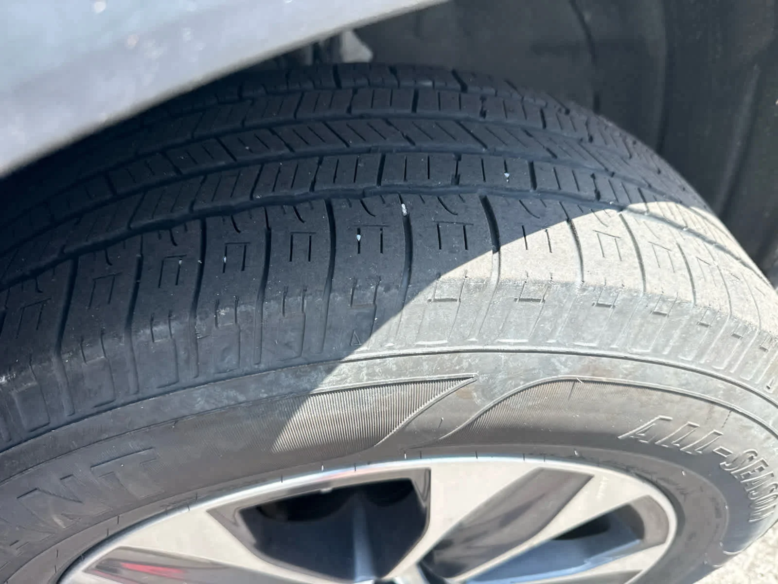 Used 2022 Wind Chill Pearl Toyota XLE image 3