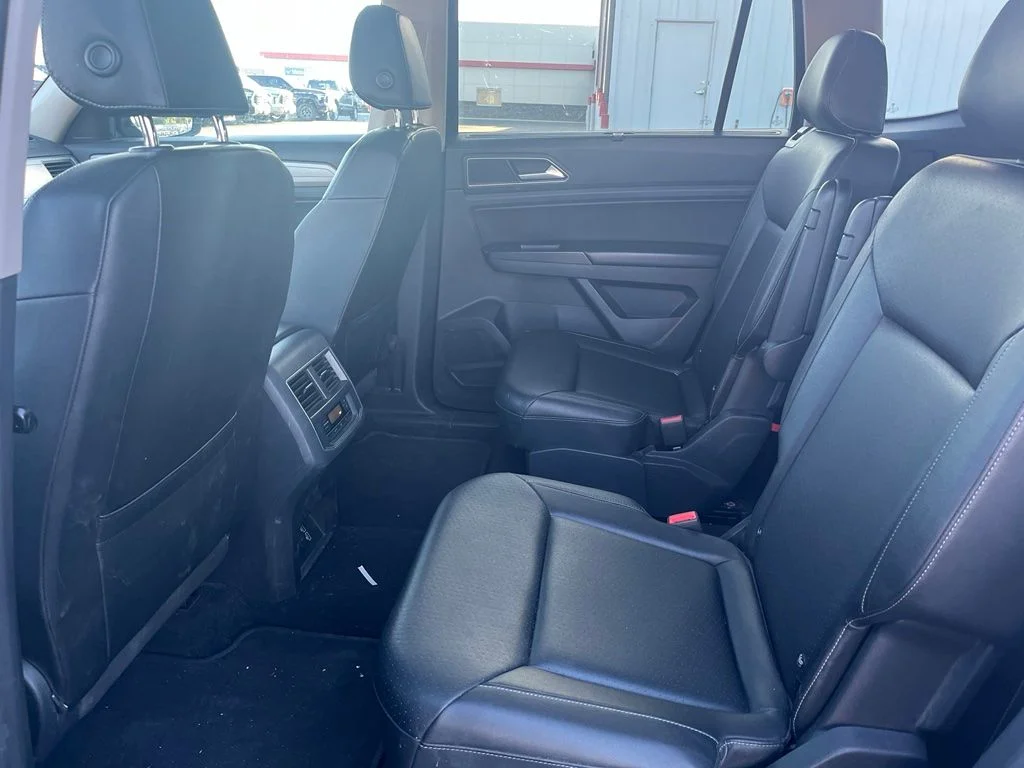 Used 2019 Blue Volkswagen 3.6L V6 SE image 16