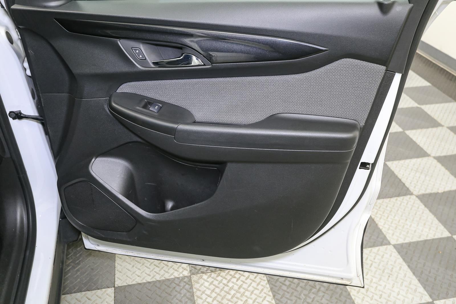 Used 2024 Summit White Chevrolet LT image 18