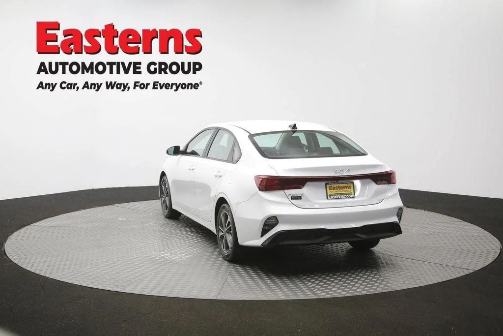 Used 2023 White Kia LXS image 66