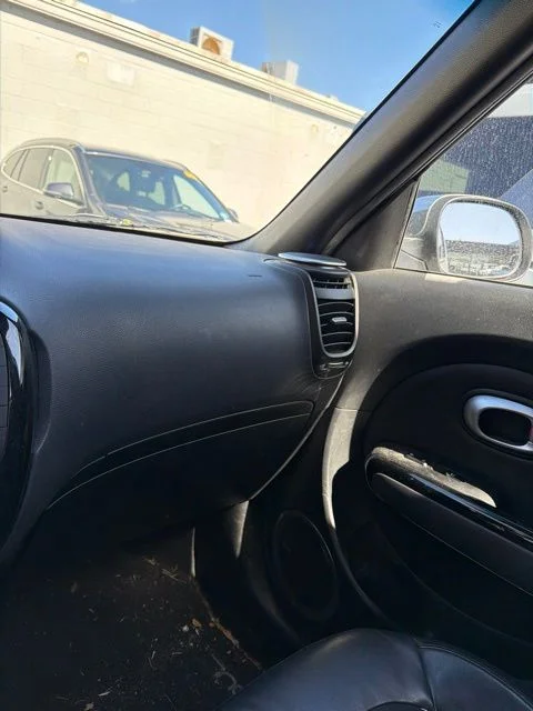 Used 2015 Silver Kia Exclaim image 18