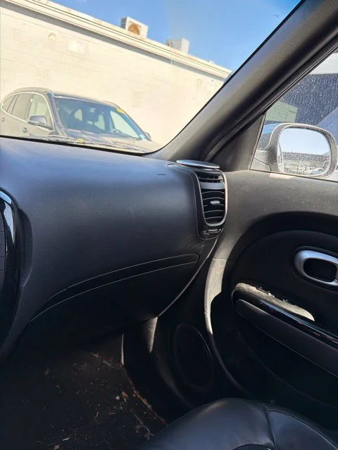 Used 2015 Silver Kia Exclaim image 18