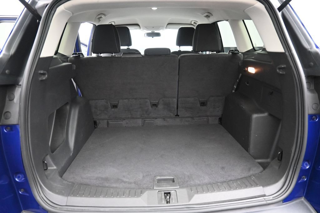 Used 2015 Blue Ford SE image 10