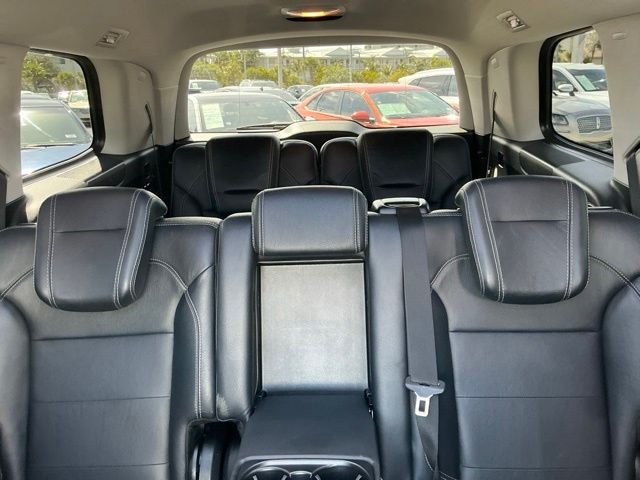 Used 2016 Gray Mercedes-Benz GL 550 image 20