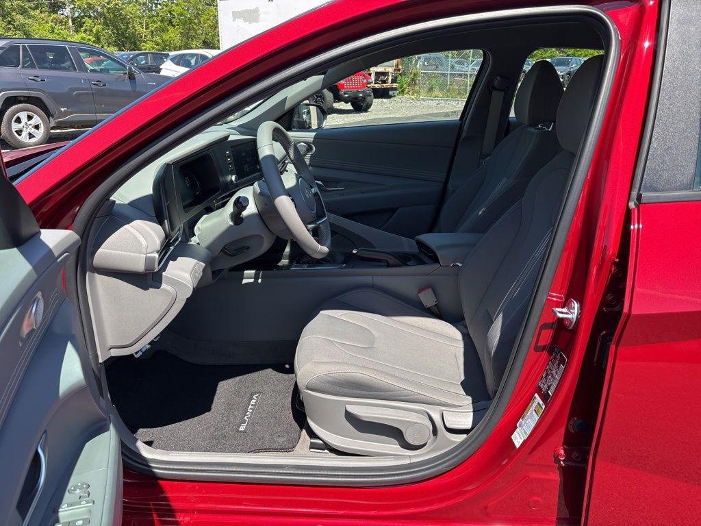 2025 Hyundai Elantra SEL - Photo 10