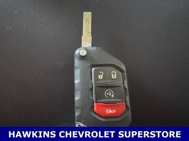 Used 2018 Gray Jeep Sahara image 40