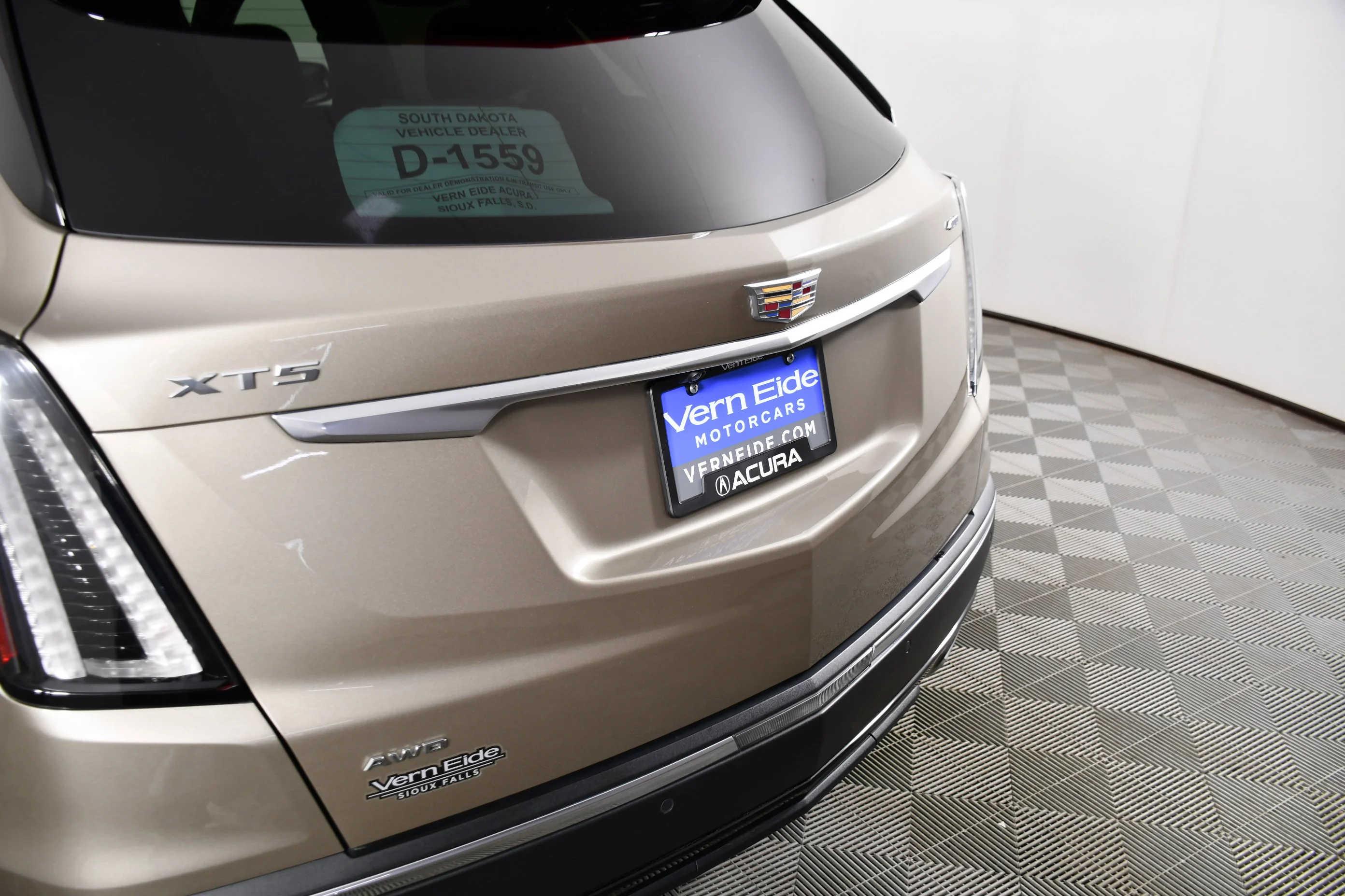 Used 2023 Latte Ea Cadillac AWD Sport image 15