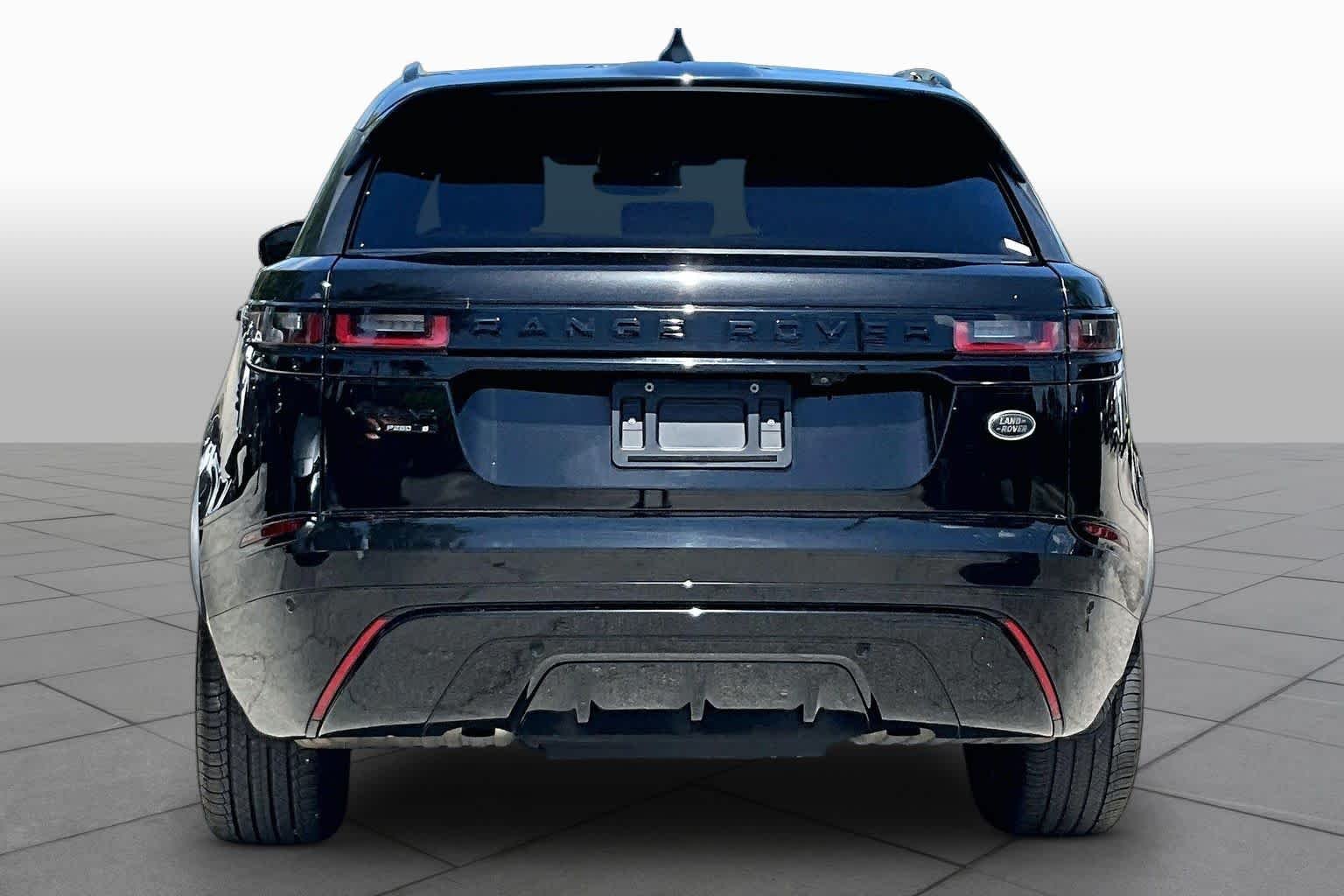 Used 2020  Land Rover R-Dynamic S image 5