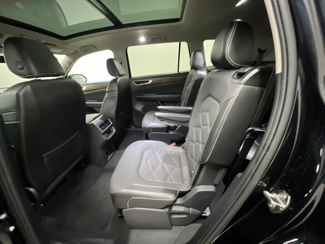 2024 Volkswagen Atlas SE w/Tech - Photo 24