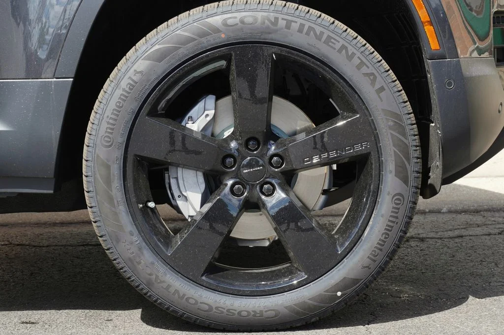 Used 2026 Gray Land Rover S image 8