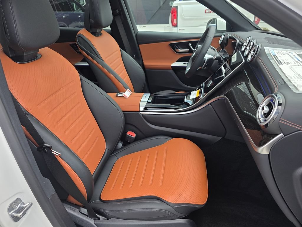 New 2026 Polar White Mercedes-Benz GLC 300 image 45