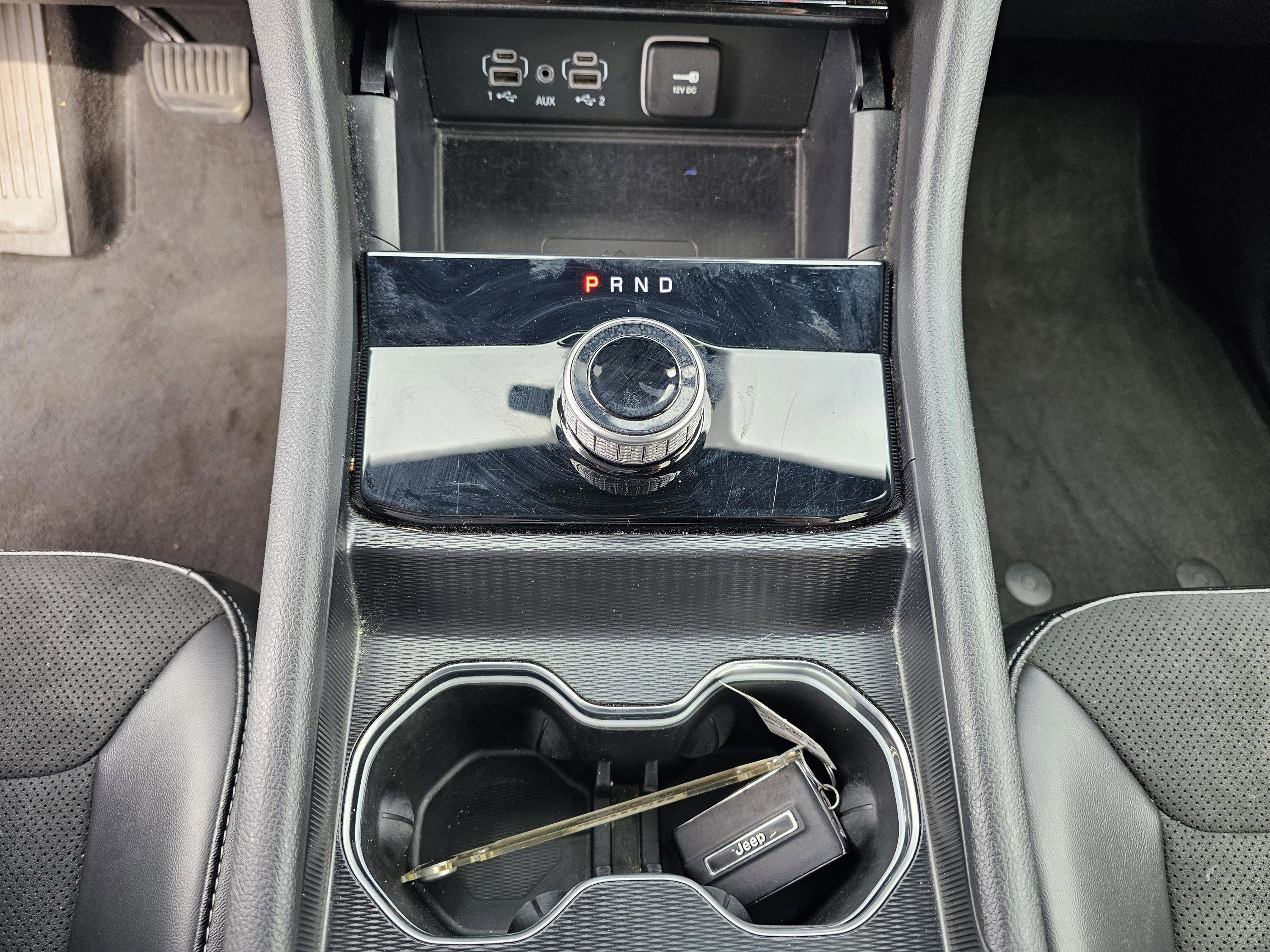 Used 2025 Silver Zynith Jeep Altitude image 25