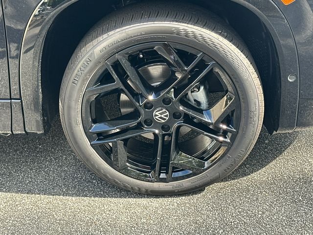 New 2026 Black Volkswagen 2.0T SE R-Line Black image 12