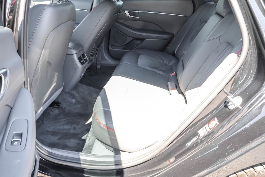 Used 2021 Black Hyundai SEL Plus image 27
