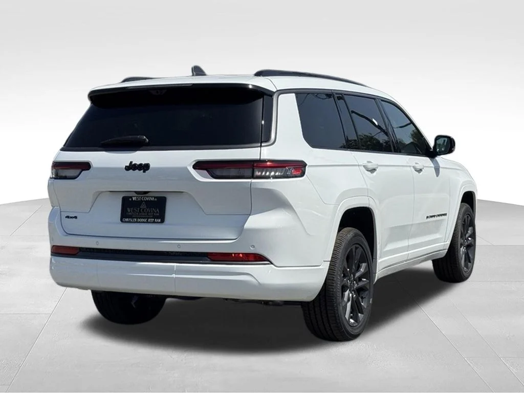 New 2026 Bright White Clear-Coat Exterior Paint Jeep Limited image 8