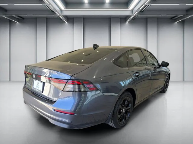Certified Used 2025 Meteorite Gray Metallic Honda 1.5T SE image 5