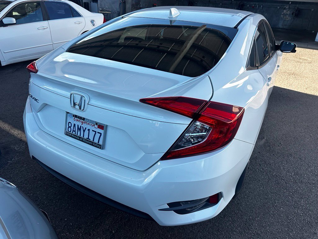 Used 2017 White Honda EX image 27
