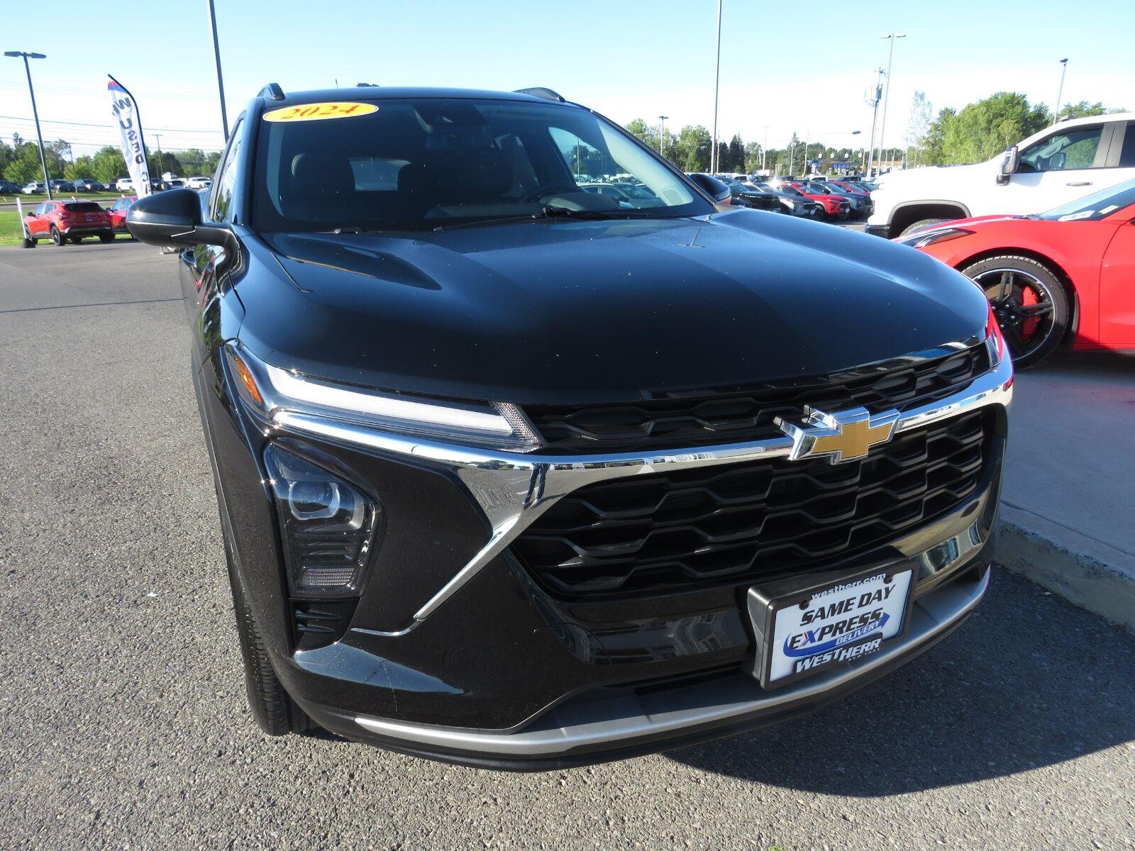 Used 2024 MOSAIC BLACK METALLIC CHEVROLET TRUCK  image 4