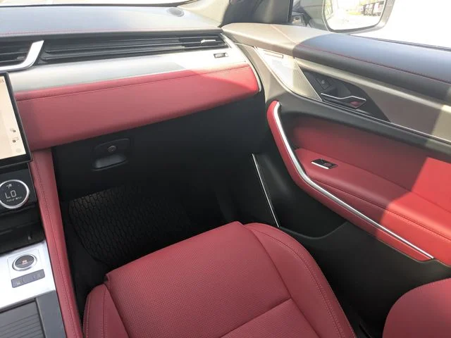 2026 Jaguar F-Pace R-Dynamic S - Photo 17