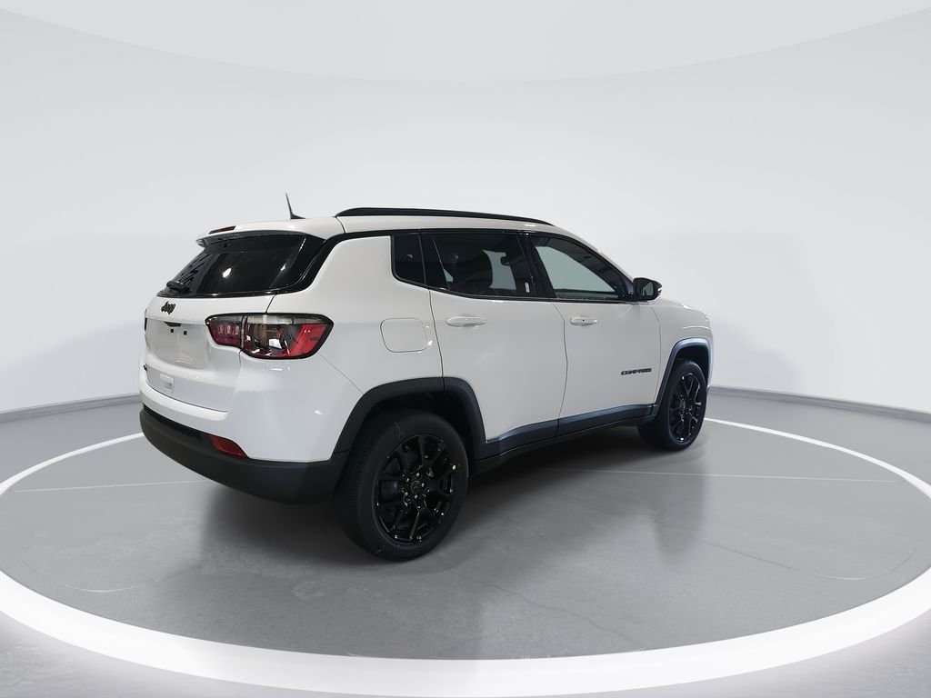 New 2026 White Jeep Latitude image 8