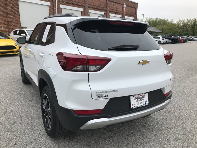 Used 2024 Summit White Chevrolet LT image 5