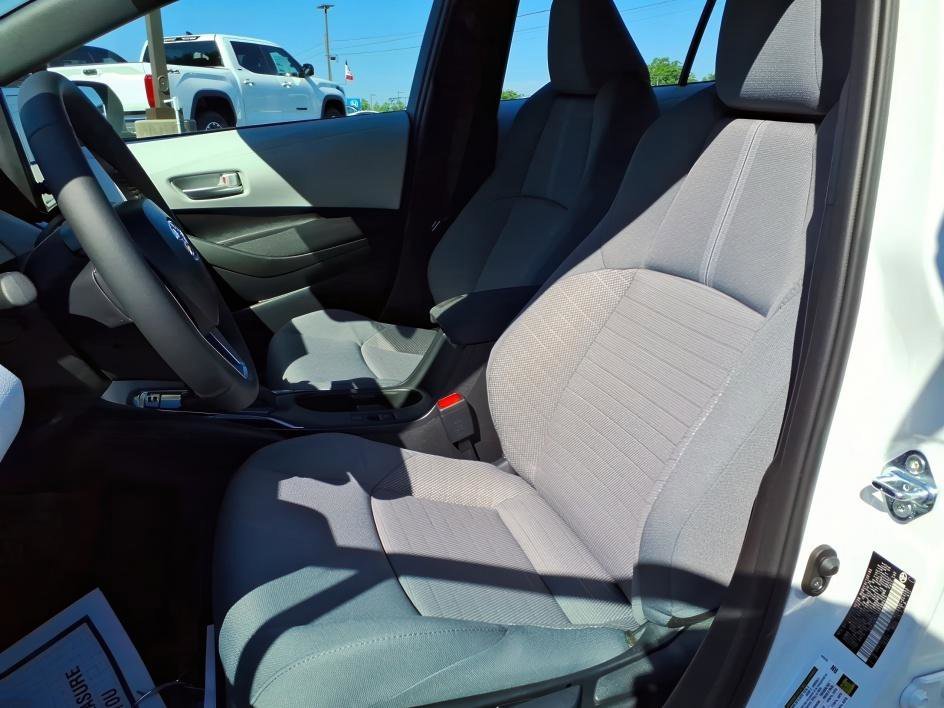 Used 2026 Ice Cap Toyota SE image 13