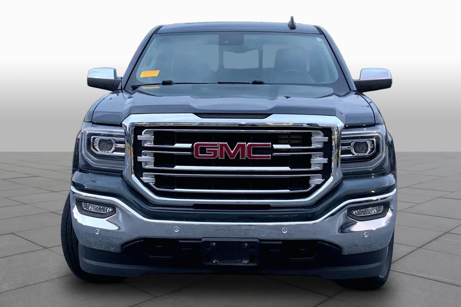 Used 2018 Dark Slate Metallic GMC SLT image 4