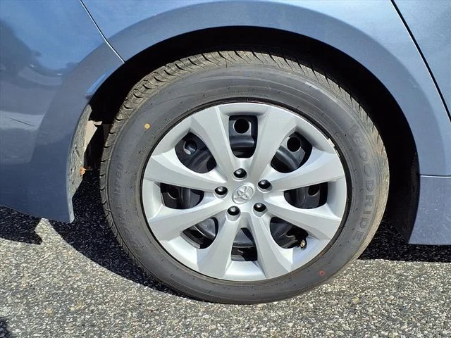 2024 Toyota Corolla LE - Photo 24
