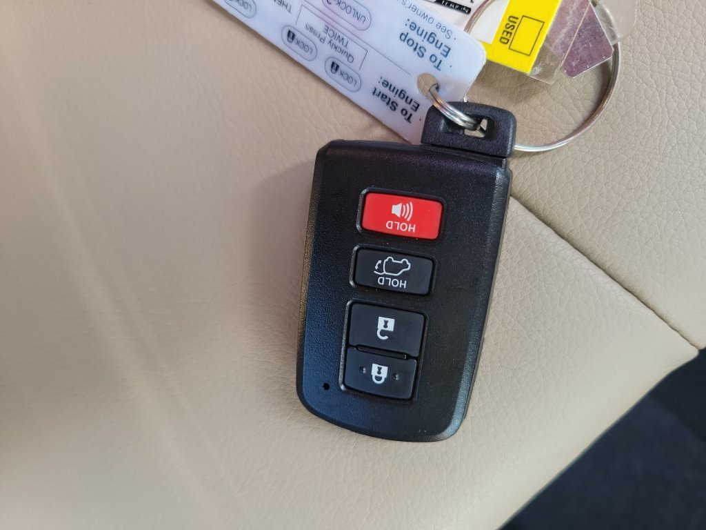 Used 2015 White Toyota Limited image 34