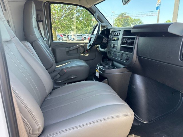 2025 Chevrolet Express Cargo Work Van - Photo 20